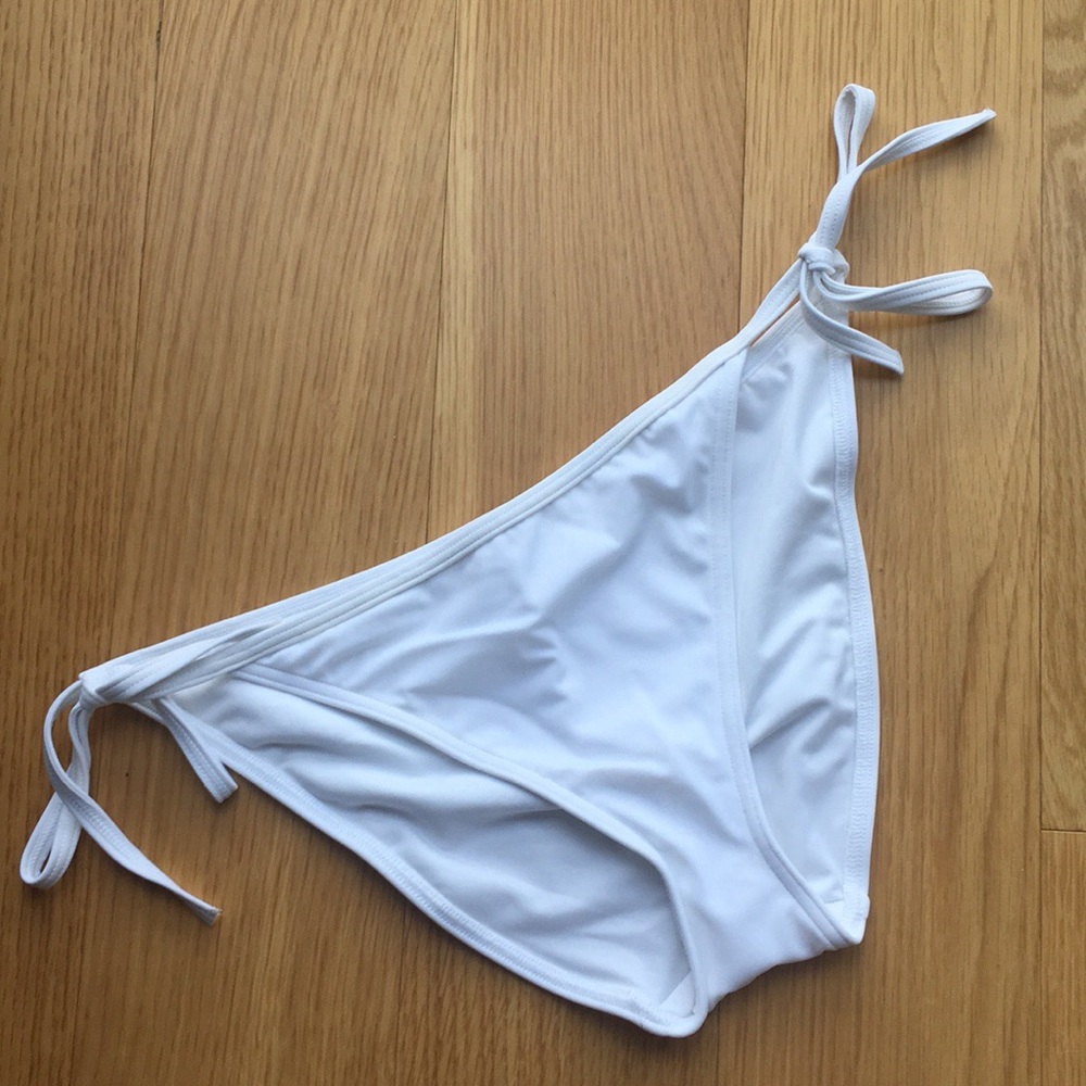 NEW !! White Victorias Secret Swim bikini bottoms
